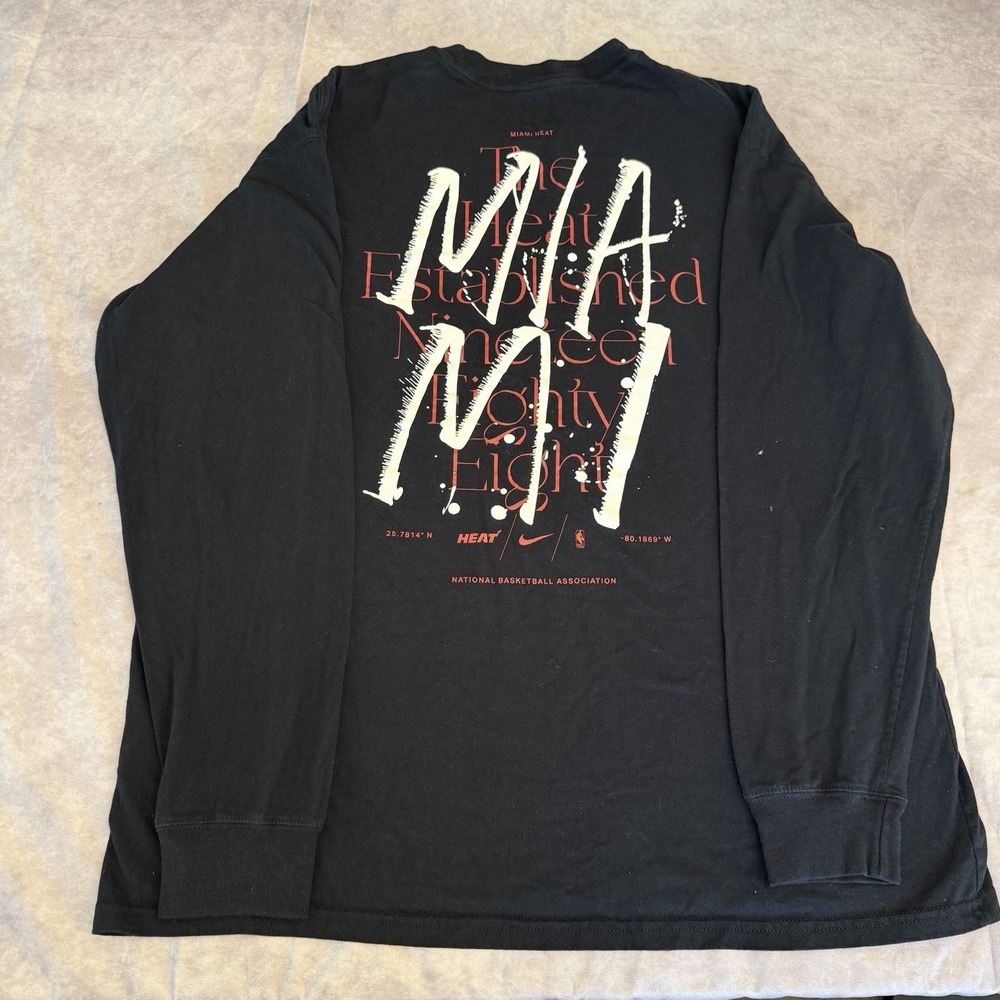 Nike Miami Heat Long Sleeve Tee Black NBA Graphic Shirt Mens L